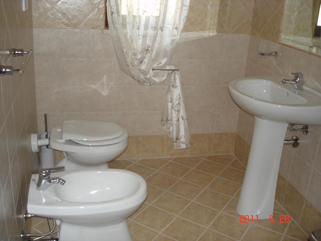 Hotel Funno Delle Noci Peschici Zimmer foto